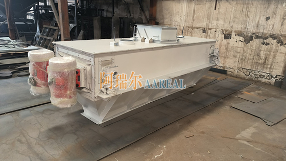 3000*9000mm 1~3 cubiertas Gran capacidad 30~50 TPH Vibrante de pantalla de alta frecuencia tamiz para arena de silicio con motores desequilibrados o vibradores electromagnéticos para la limpieza de malla
