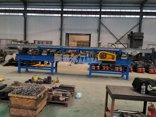 Conveyor vibratorio excéntrico de resorte de hojas de acero inoxidable de 600 mm*8000 mm para el transporte de sal