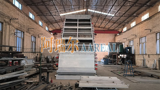 1 ~ 2 cubiertas 2000 * 5000mm Gran capacidad de pantalla de alta frecuencia Vibrante máquinas de detección de tamiz para fertilizantes químicos NPK con vibración de alta velocidad 3000 ~ 3600 RPM