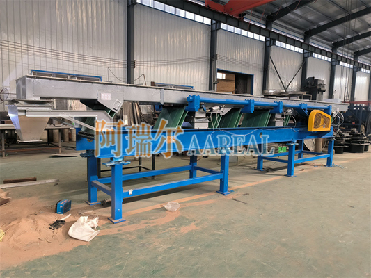 Larga distancia 600 mm de ancho de acero inoxidable 304 hoja de resorte excéntrico balanceado transportador vibratorio para 25 toneladas por hora transporte de sal.
